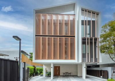 Architectural photo of a modern townhouse in Bangkok. Architecture photographer available for assignments in Thailand.